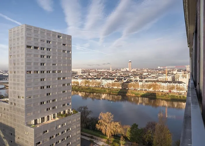 Skyflow - Sur L\'Ile De Nantes